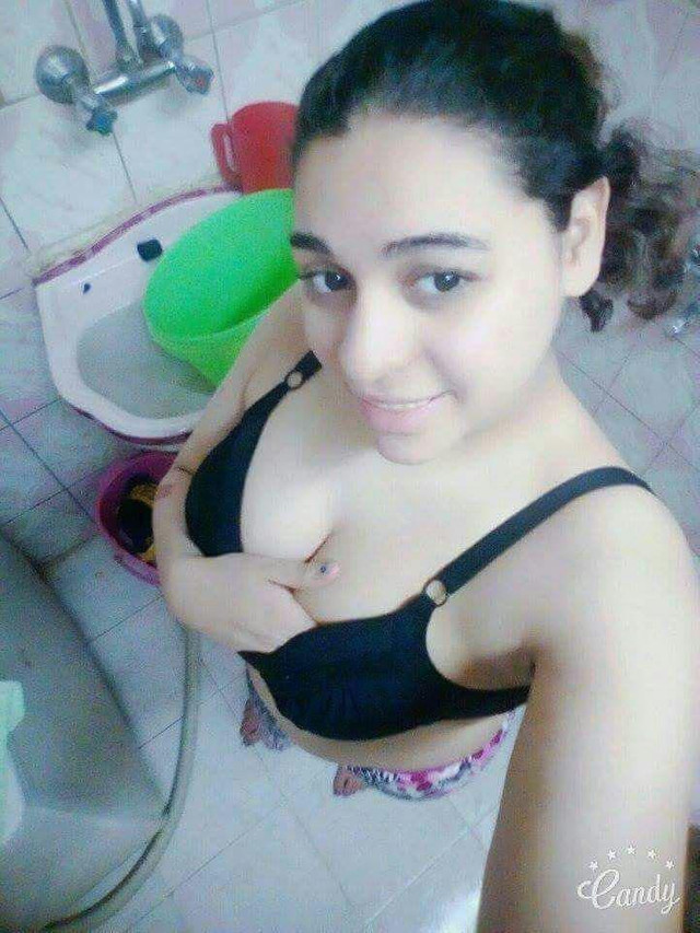 Big-Ass-Hijabi-Desi-Girl-Bathroom-Nude-Selfies-7.jpg